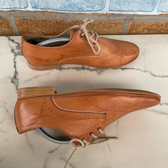 TEN POINTS VERA LACED SHOES SIZE 39/8 - Picture 7 of 9